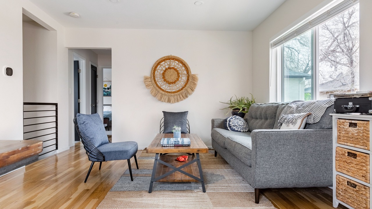 Photo of Livingroom in Northeast Park Hill