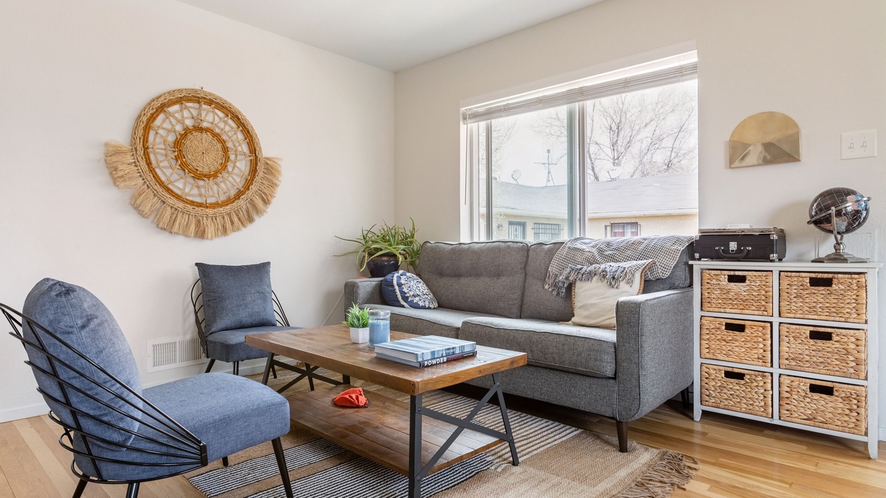 Photo of Livingroom in Northeast Park Hill