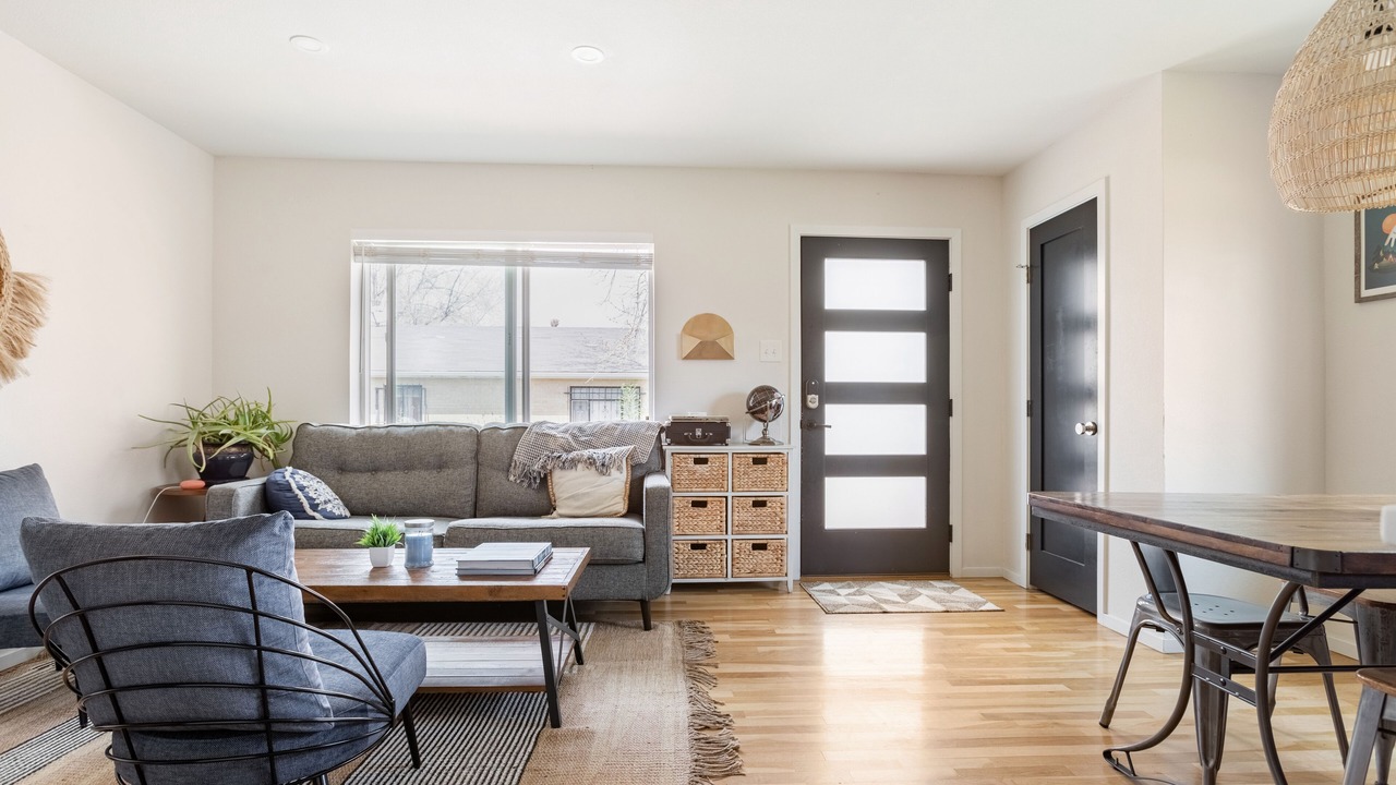 Photo of Livingroom in Northeast Park Hill
