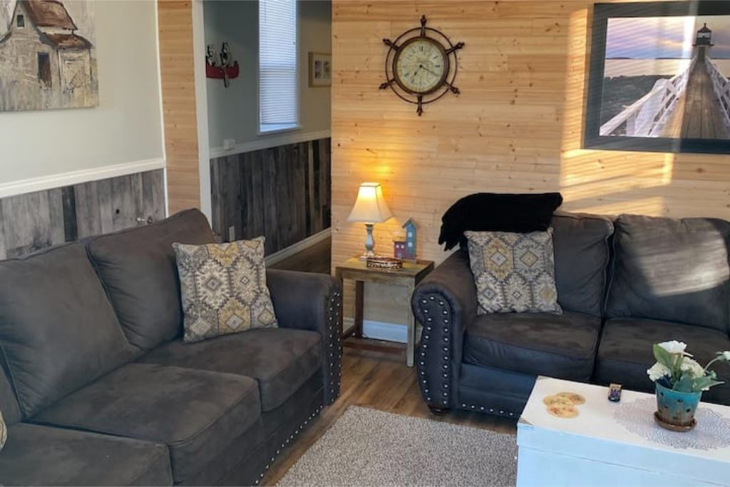 Photo of Livingroom in Thedford