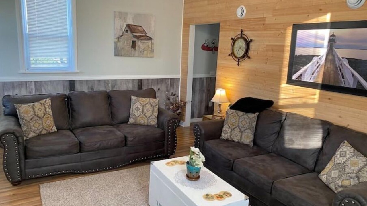 Photo of Livingroom in Thedford