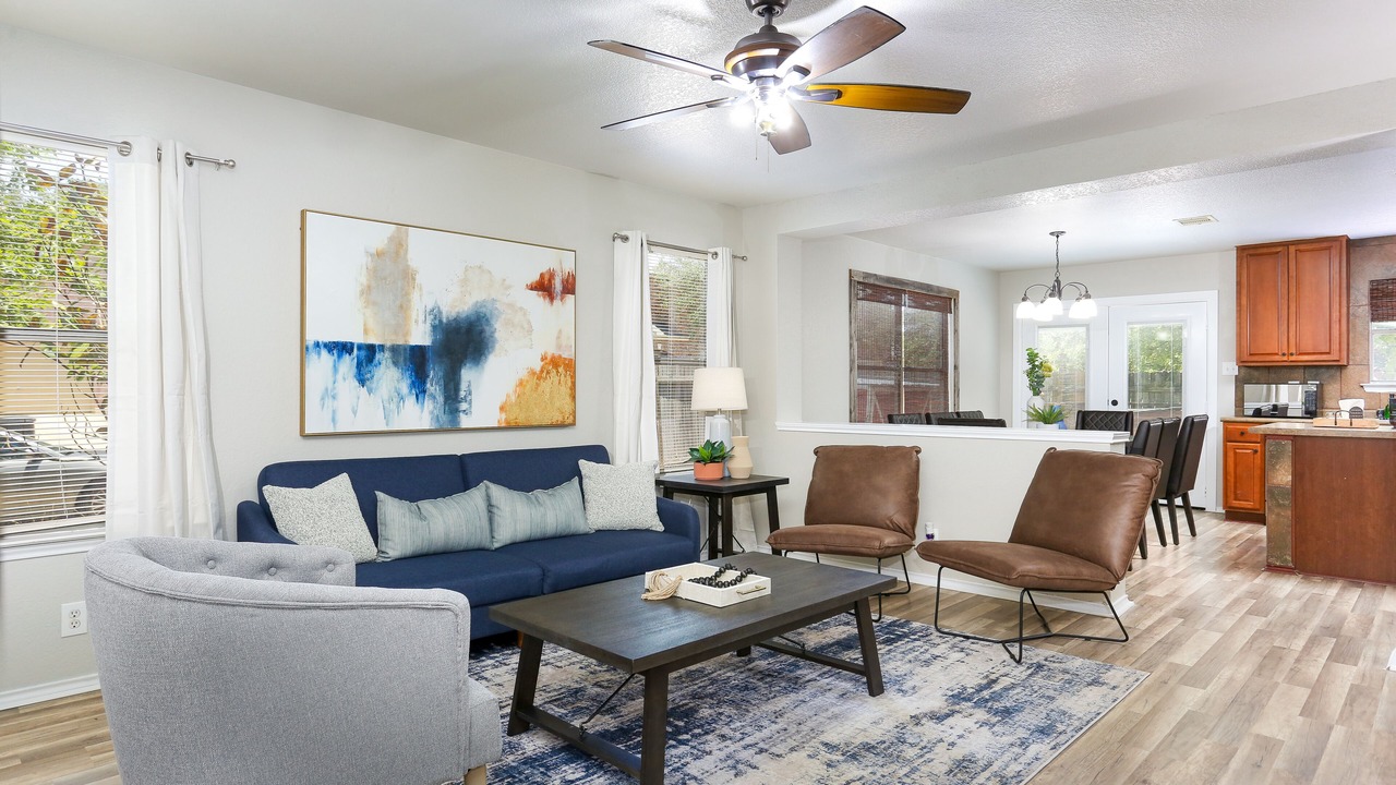 Photo of Livingroom in Leon Valley