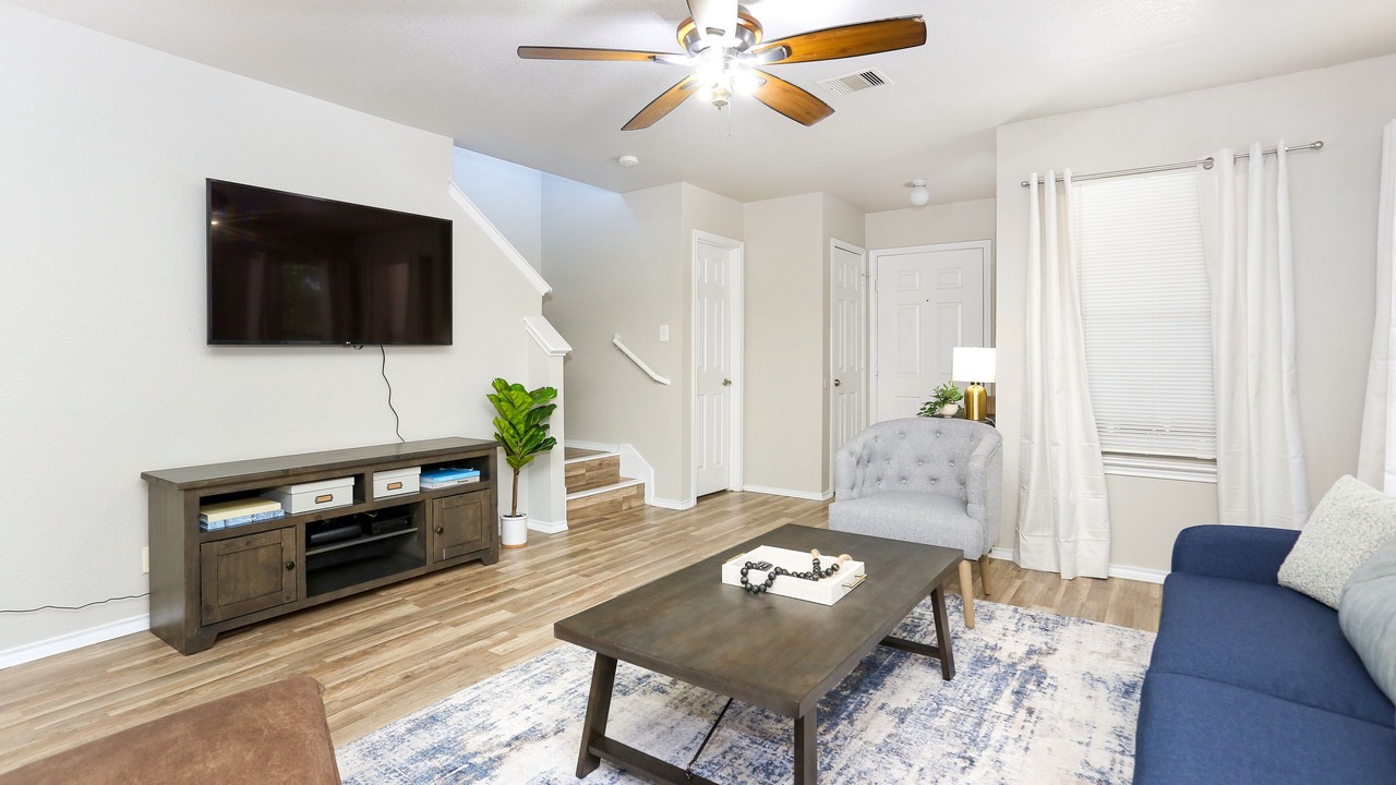 Photo of Livingroom in Leon Valley