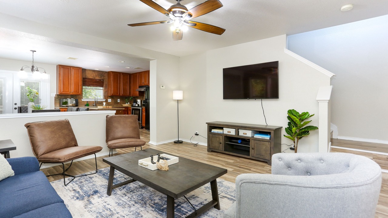 Photo of Livingroom in Leon Valley
