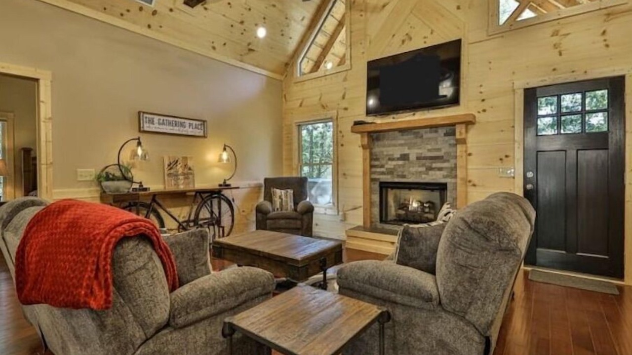 Photo of Livingroom in Eagle Mountain