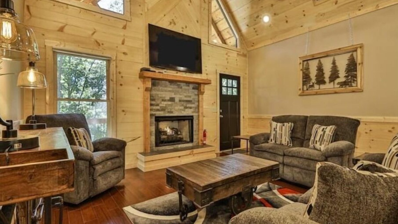 Photo of Livingroom in Eagle Mountain