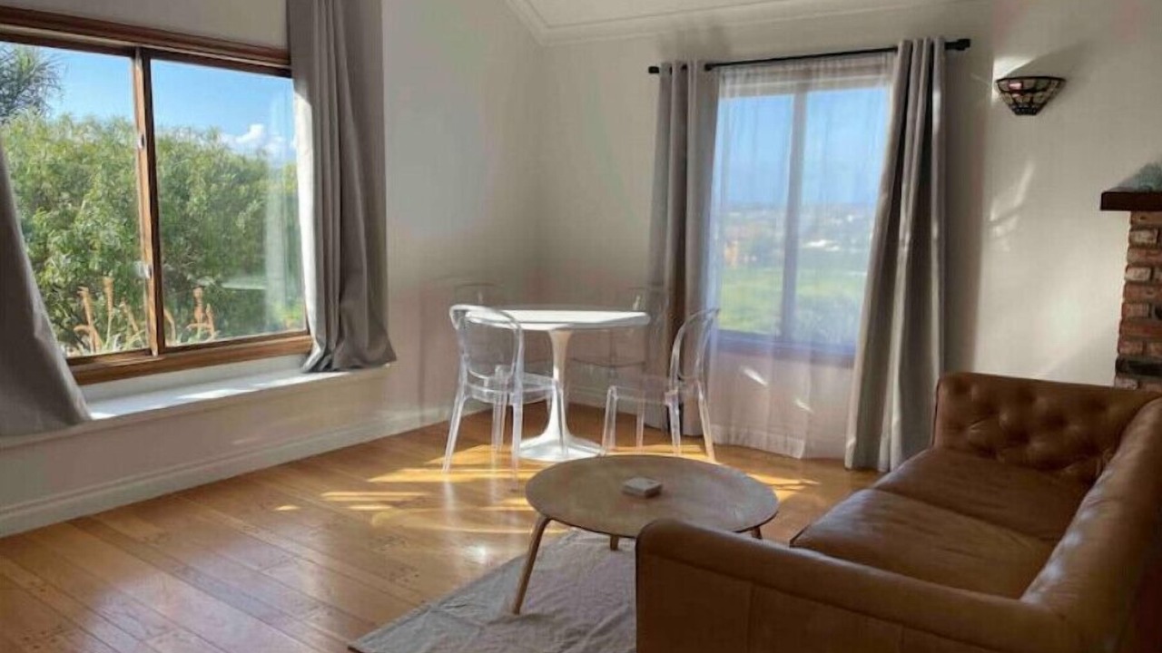 Photo of Livingroom in Central Malibu