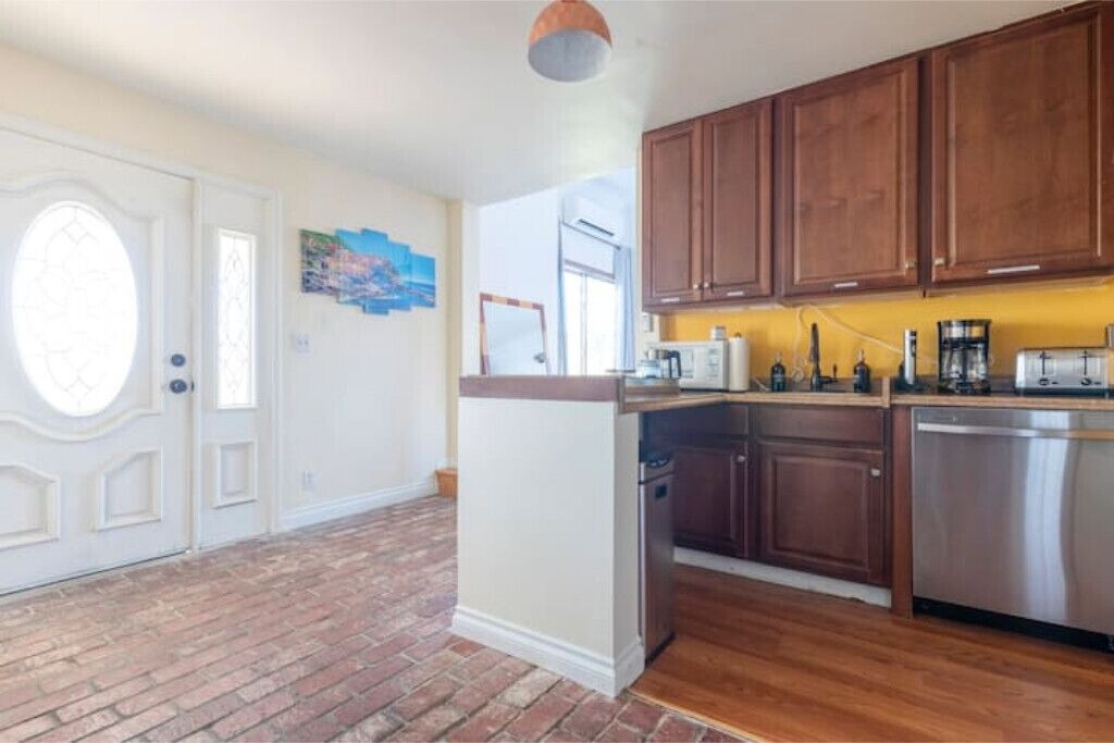 Photo of Kitchen in Central Malibu