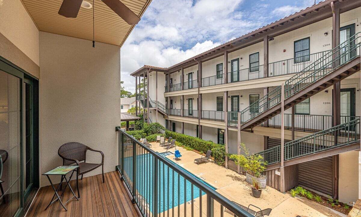 Photo of Patio Balcony in King City