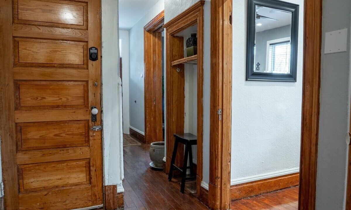 Photo of Others in The Gate