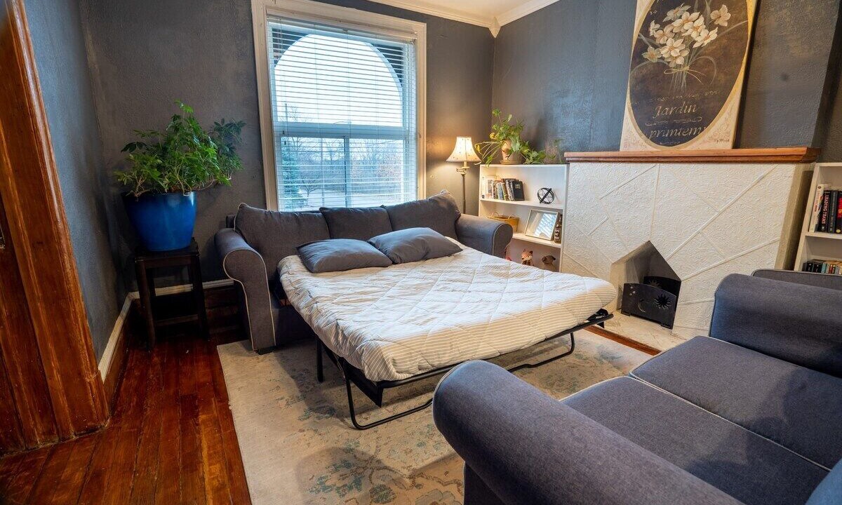 Photo of Others in The Gate