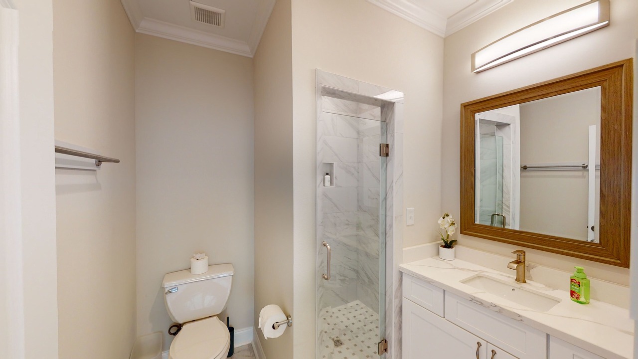 Photo of Bathroom in Tulane - Gravier