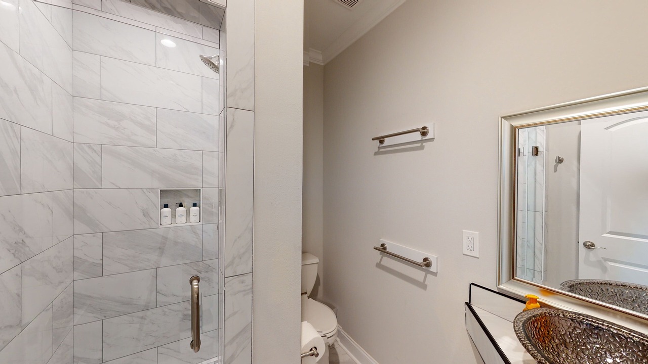 Photo of Bathroom in Tulane - Gravier