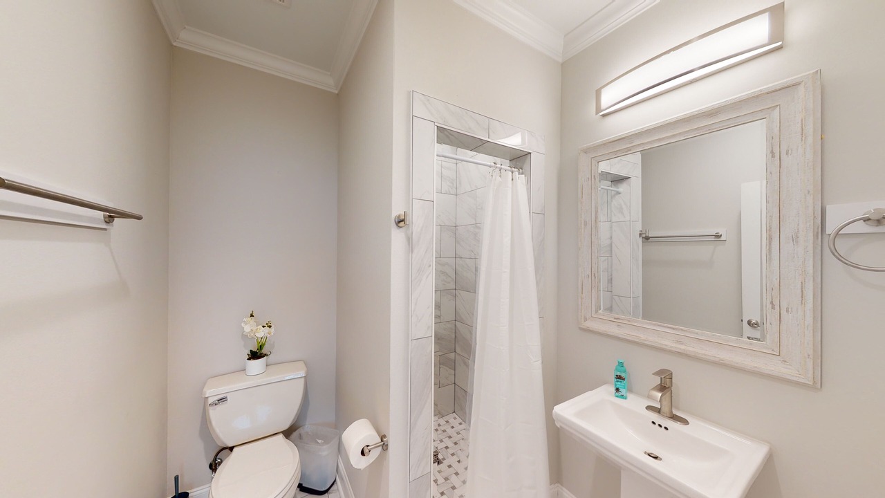 Photo of Bathroom in Tulane - Gravier