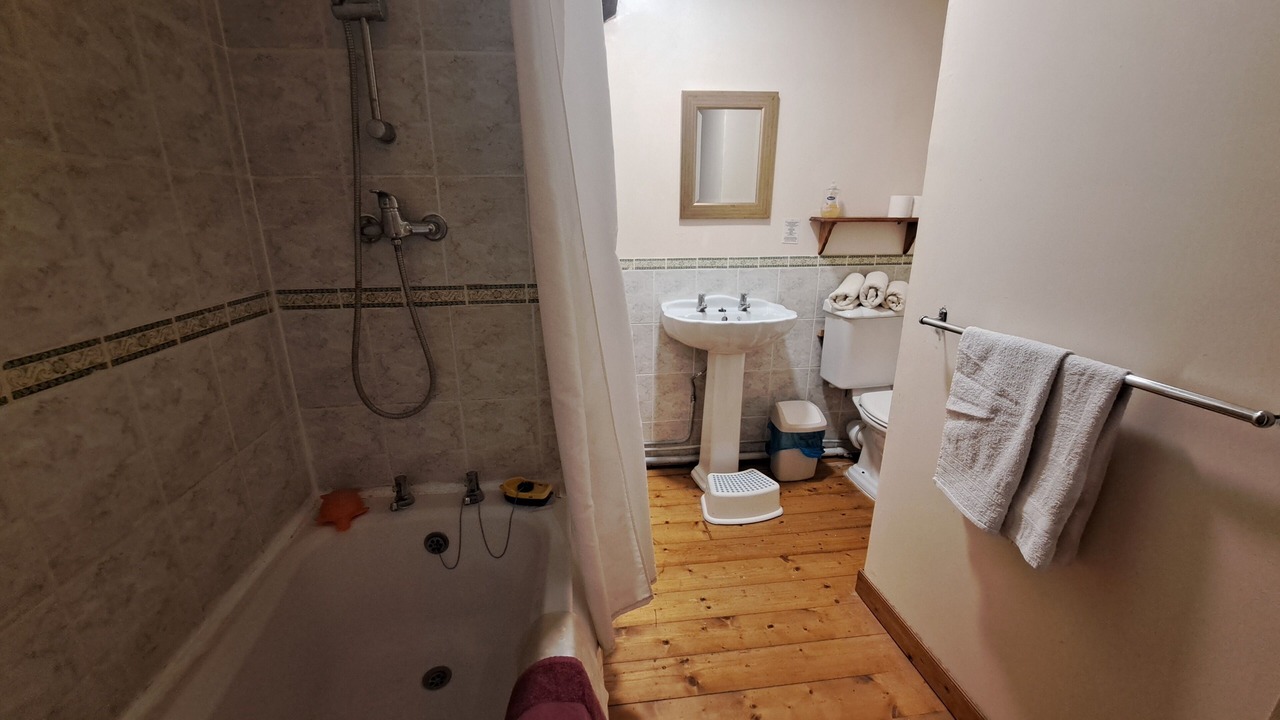 Photo of Bathroom in Saint-Pierre-de-Juillers