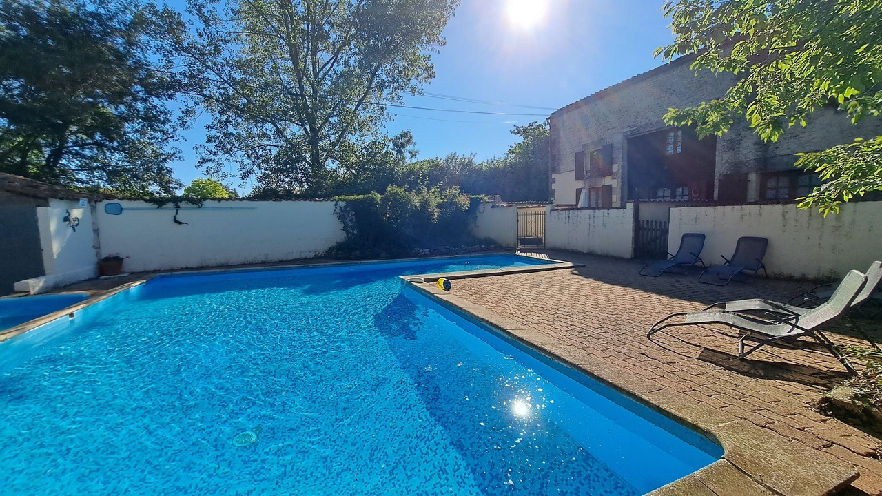 Photo of Outdoor in Saint-Pierre-de-Juillers