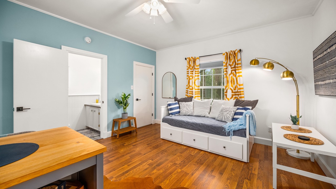 Photo of Livingroom in Alexandria