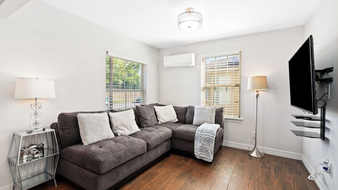 Photo of Livingroom in OST - South Union