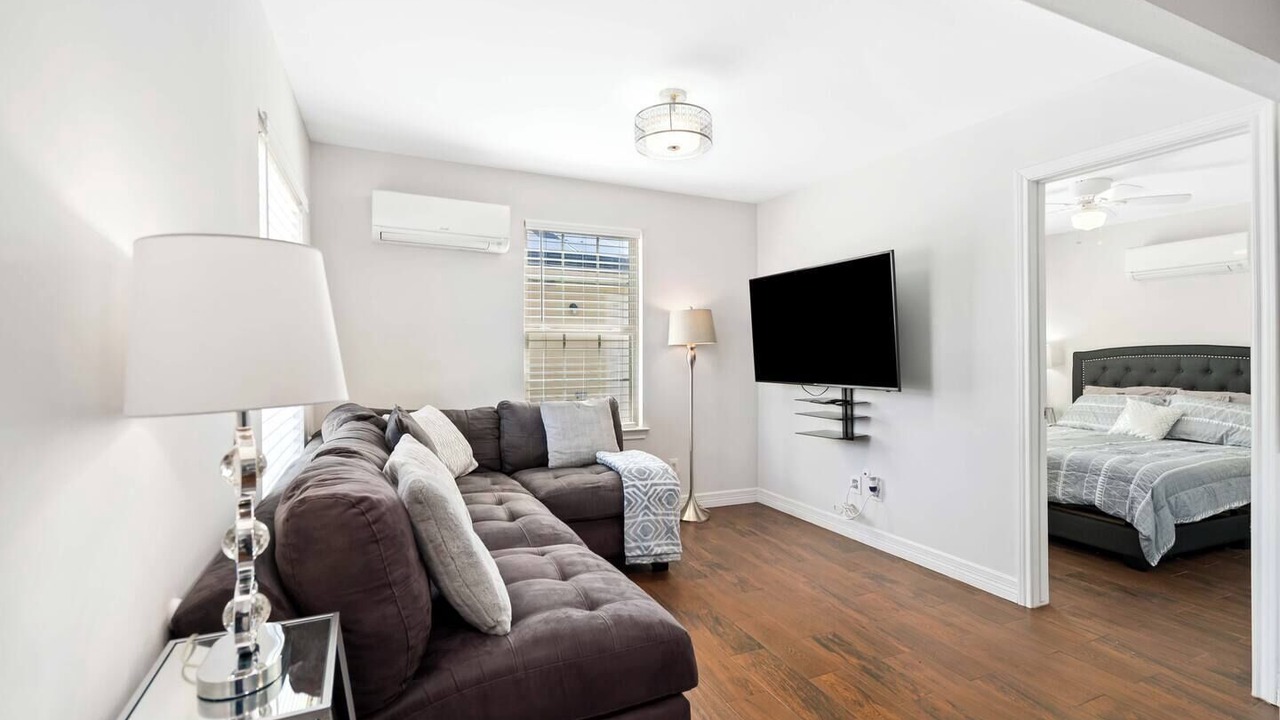 Photo of Livingroom in OST - South Union