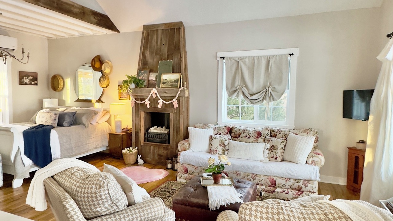 Photo of Livingroom in Johnson County