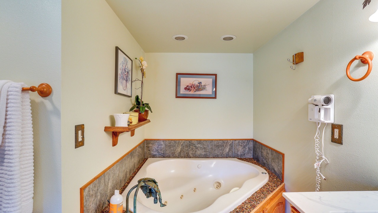 Photo of Bathroom in Junction City