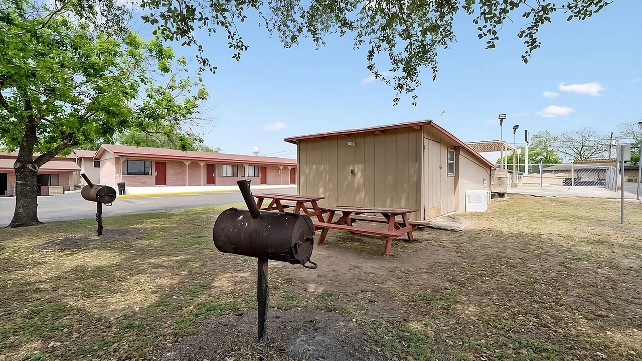 Photo of Outdoor in Beeville