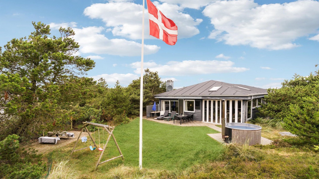 Photo of Others in Houvig Strand