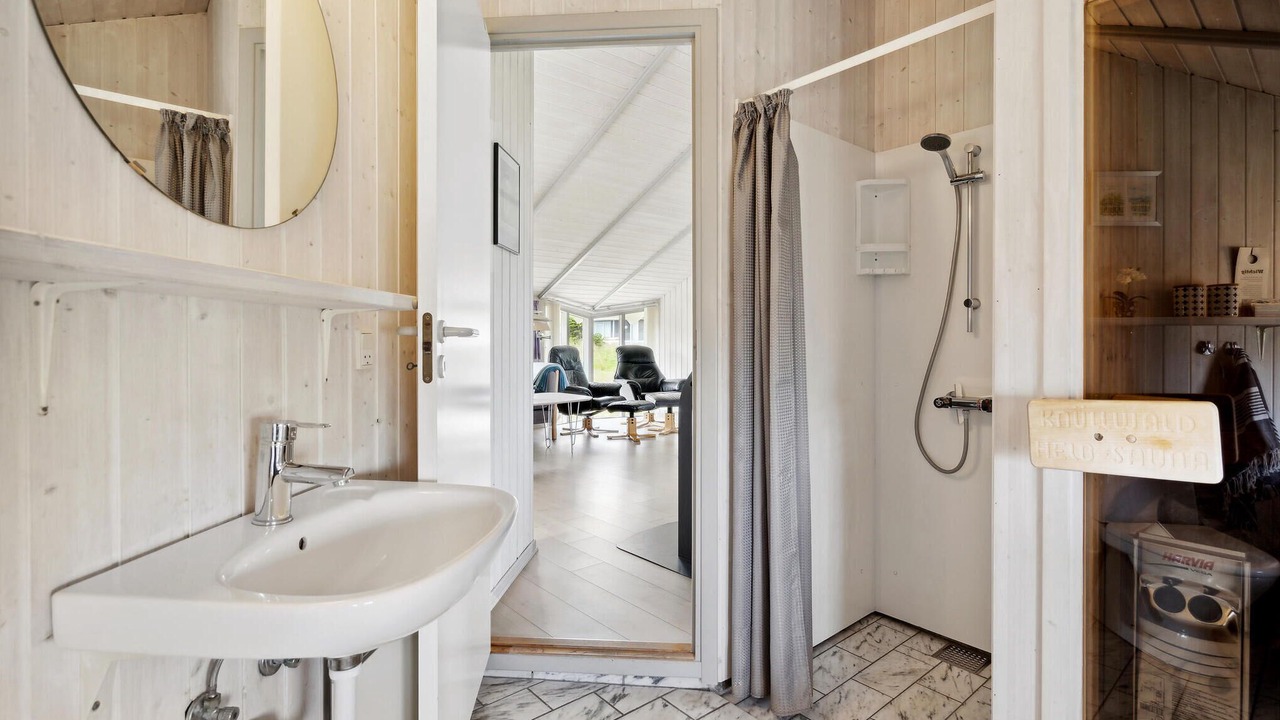 Photo of Bathroom in Houvig
