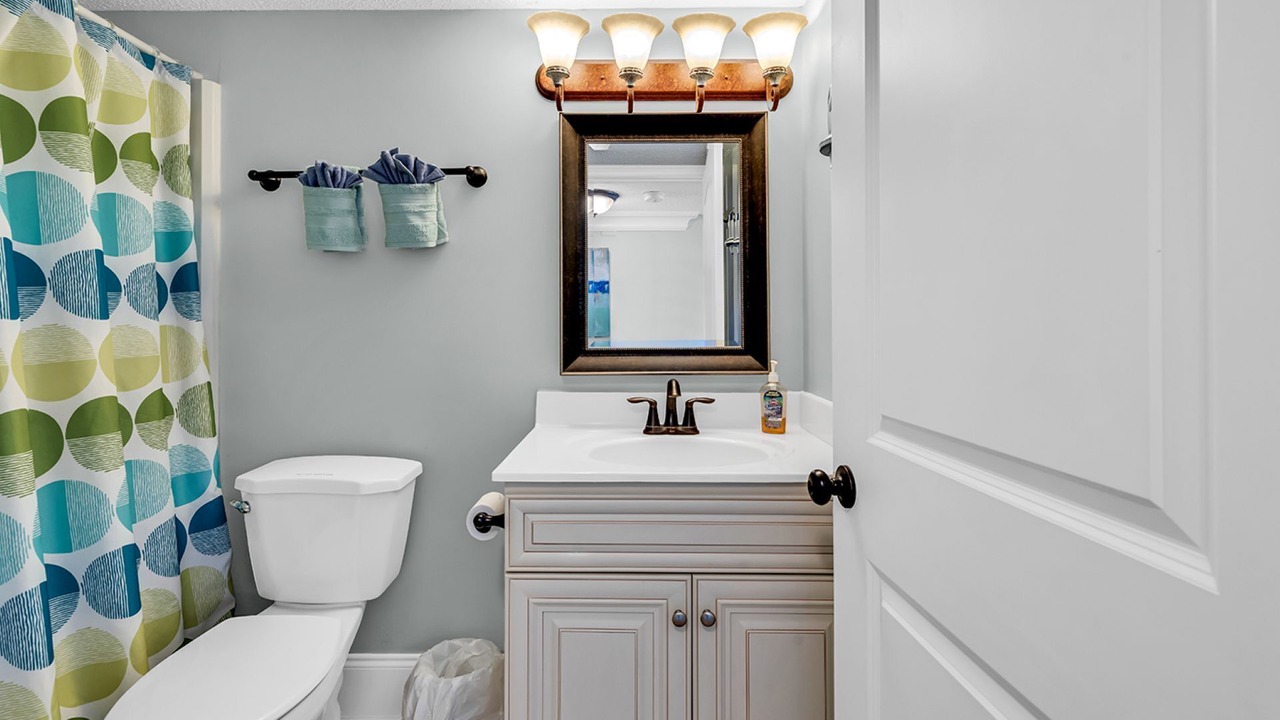 Photo of Bathroom in Garden City