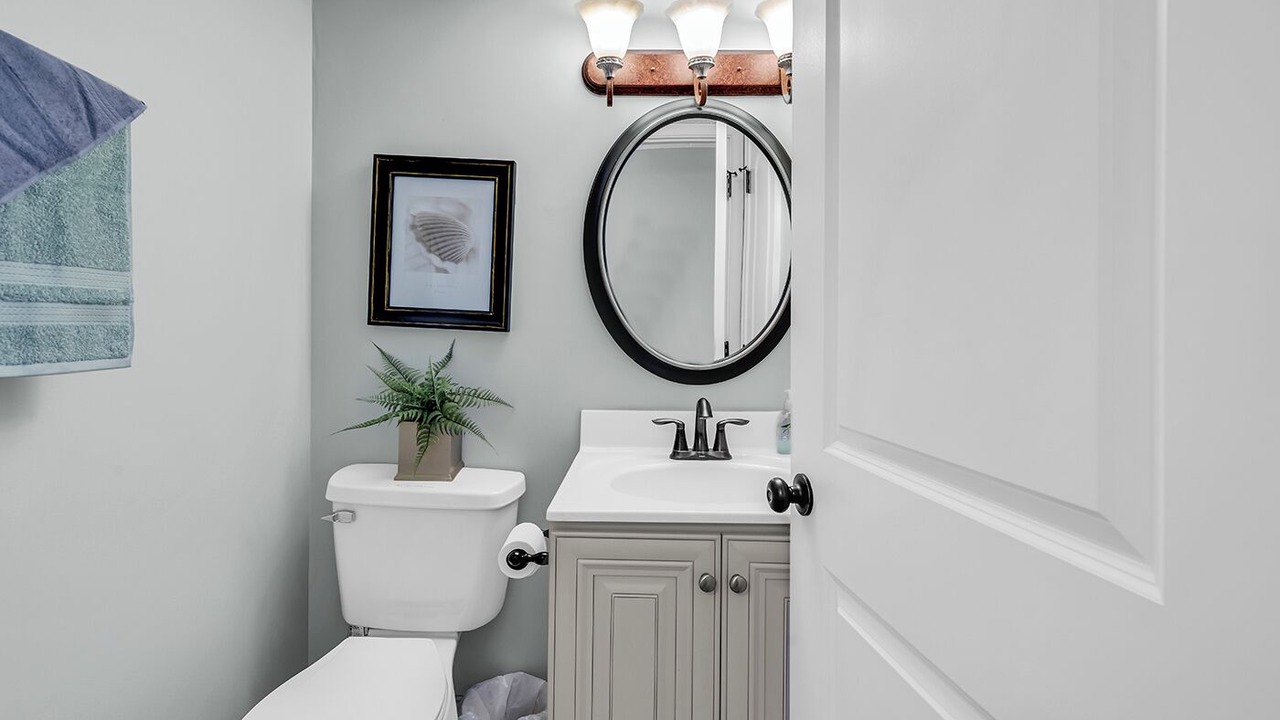 Photo of Bathroom in Garden City
