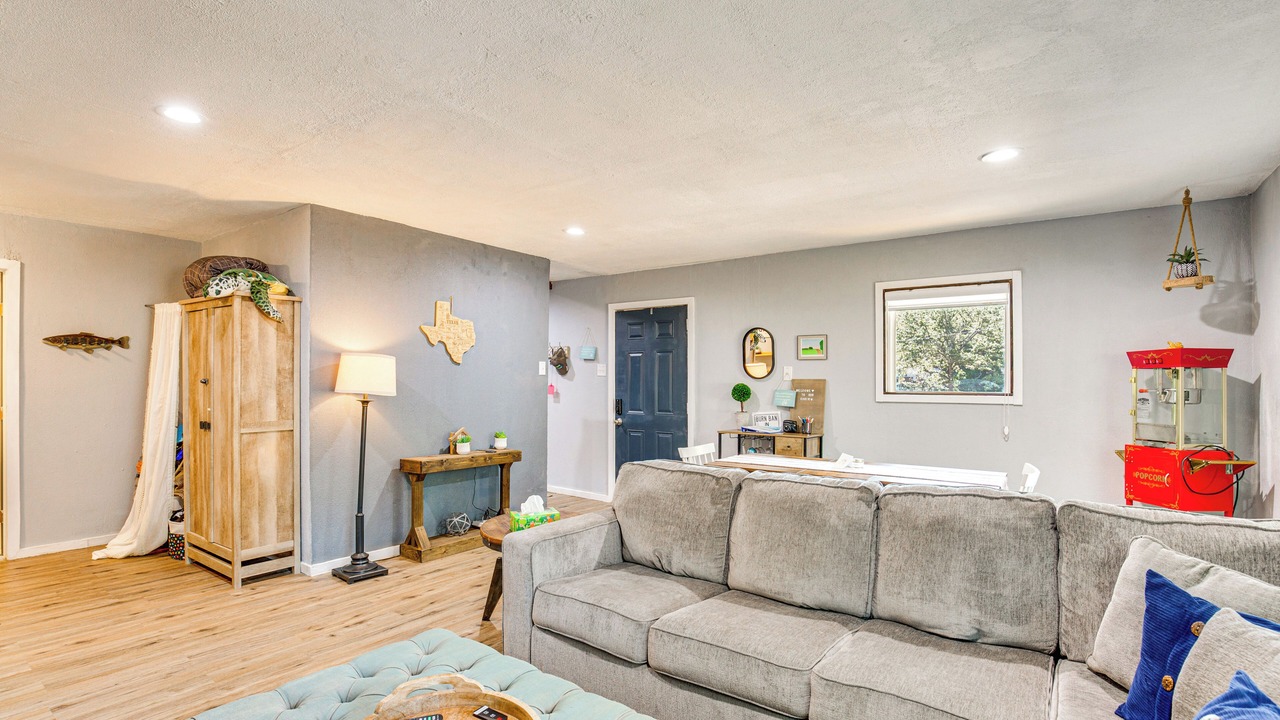 Photo of Livingroom in Enchanted Oaks
