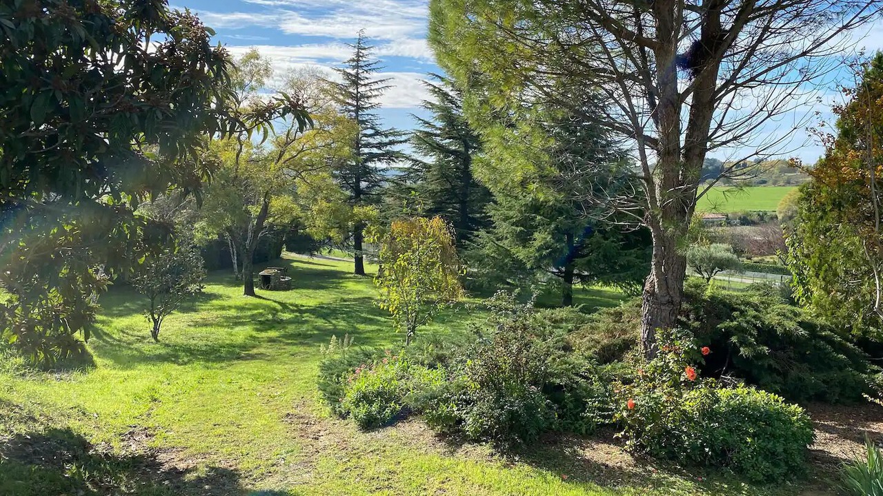 Photo of Outdoor in Savasse