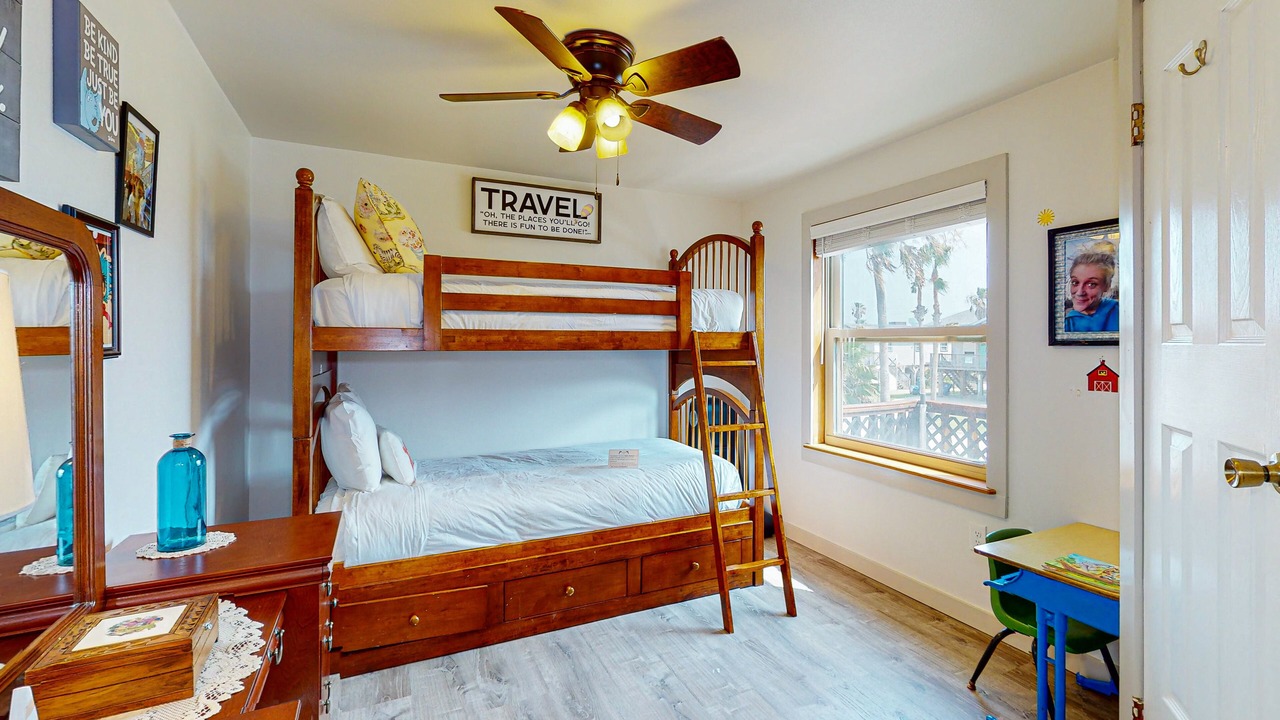 Photo of Bedroom in Leeward Sands