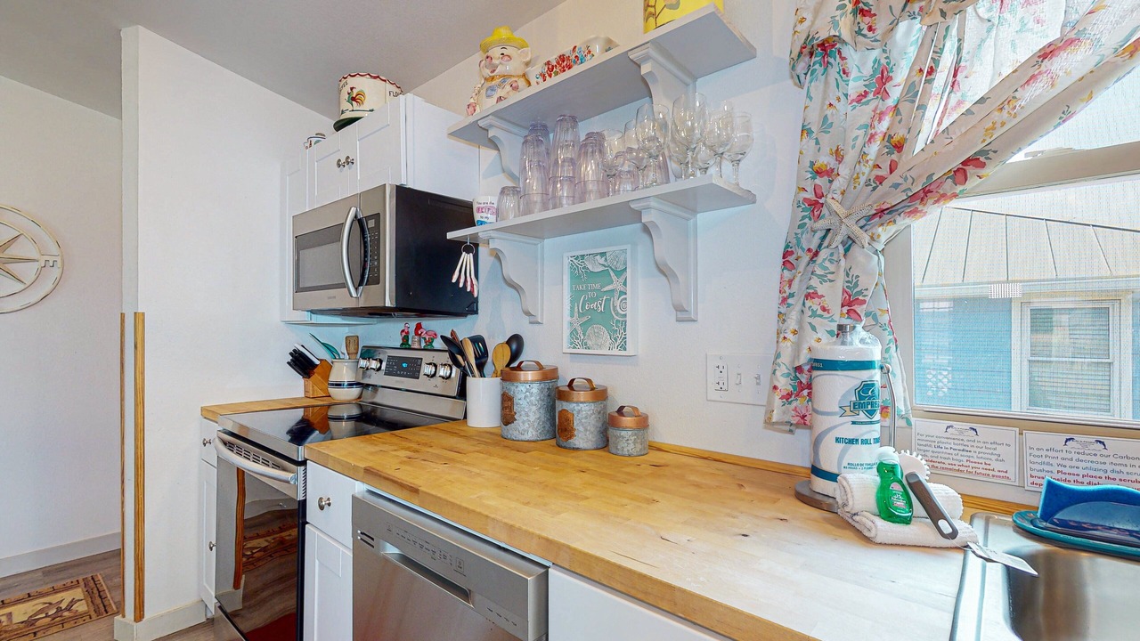 Photo of Kitchen in Leeward Sands