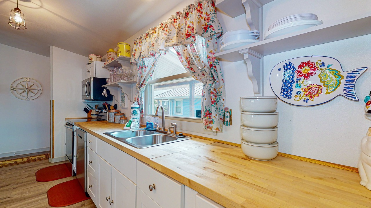 Photo of Kitchen in Leeward Sands