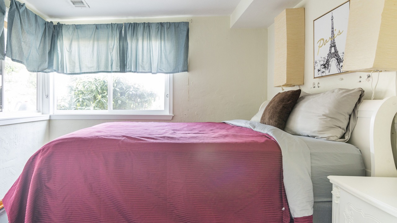 Photo of Bedroom in Bryn Mawr-Skyway
