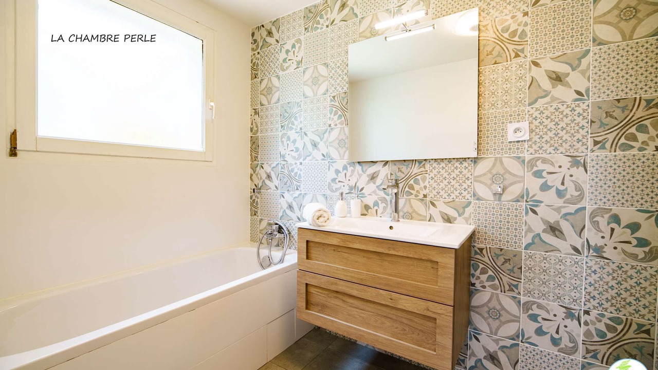 Photo of Bathroom in Parentis-en-Born