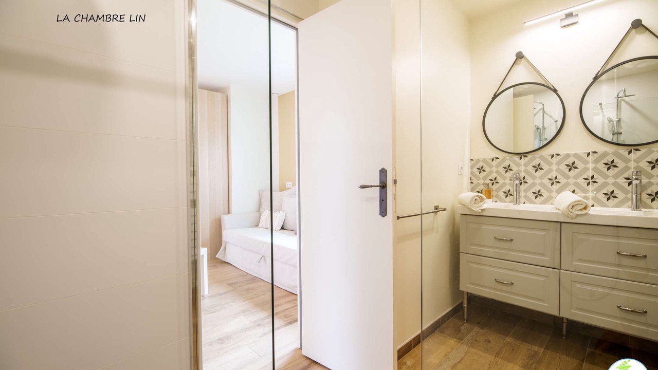 Photo of Bathroom in Parentis-en-Born