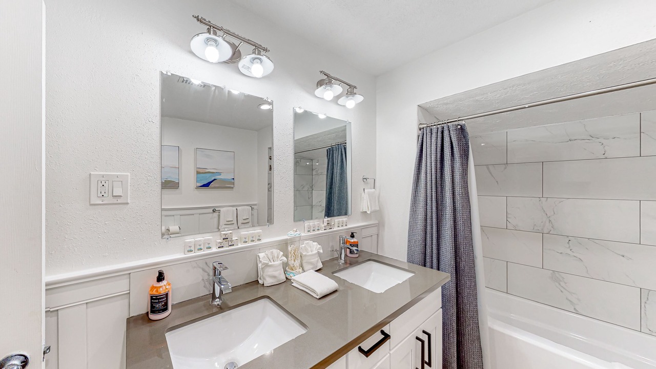 Photo of Bathroom in Ocean Park