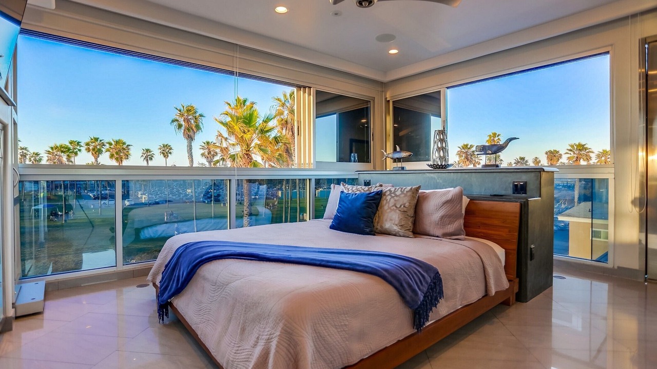 Photo of Bedroom in South Mission Beach