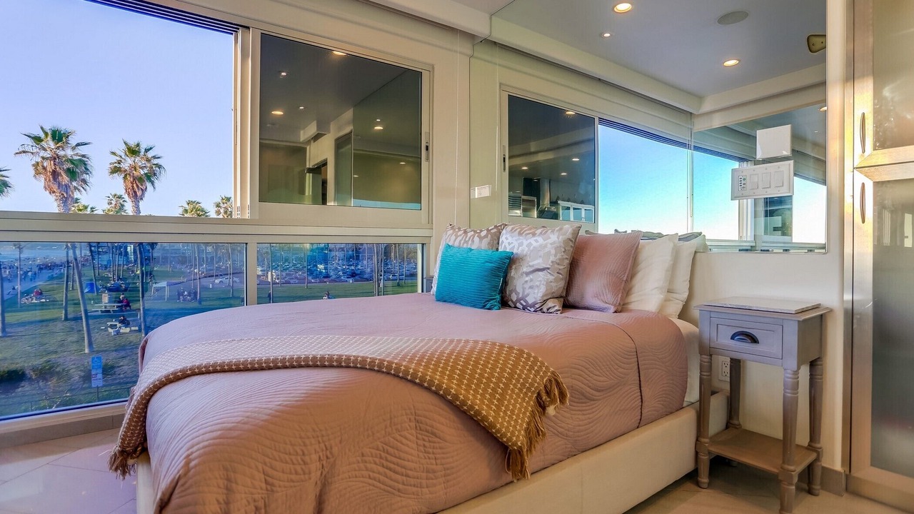 Photo of Bedroom in South Mission Beach