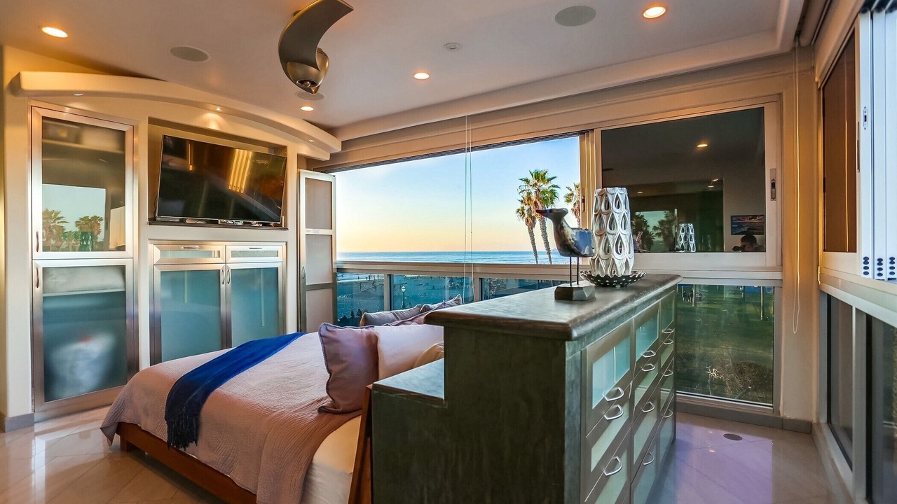 Photo of Bedroom in South Mission Beach