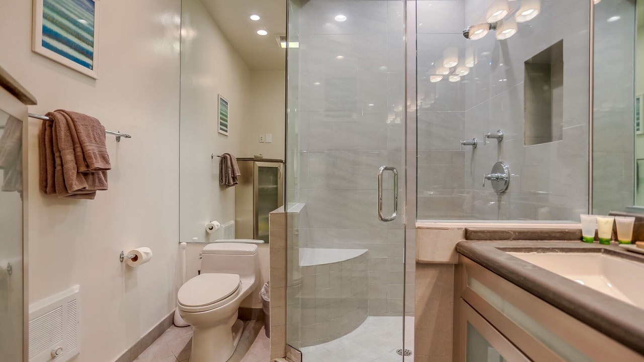 Photo of Bathroom in South Mission Beach
