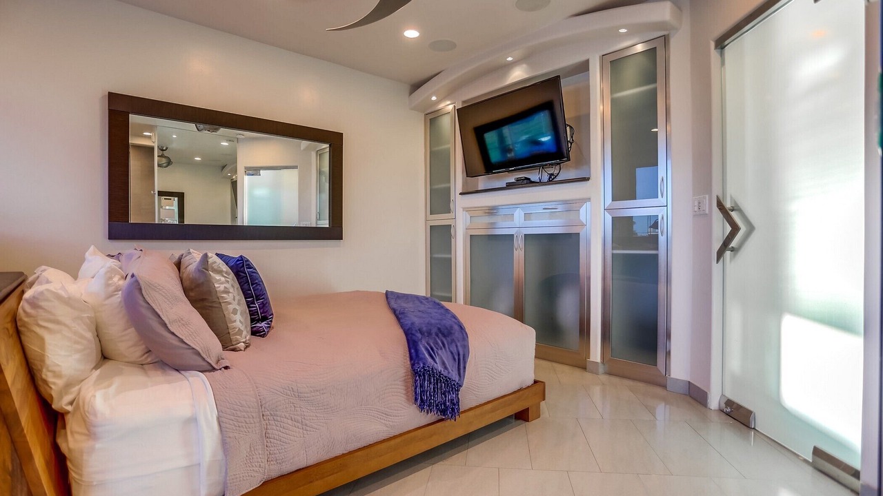 Photo of Bedroom in South Mission Beach