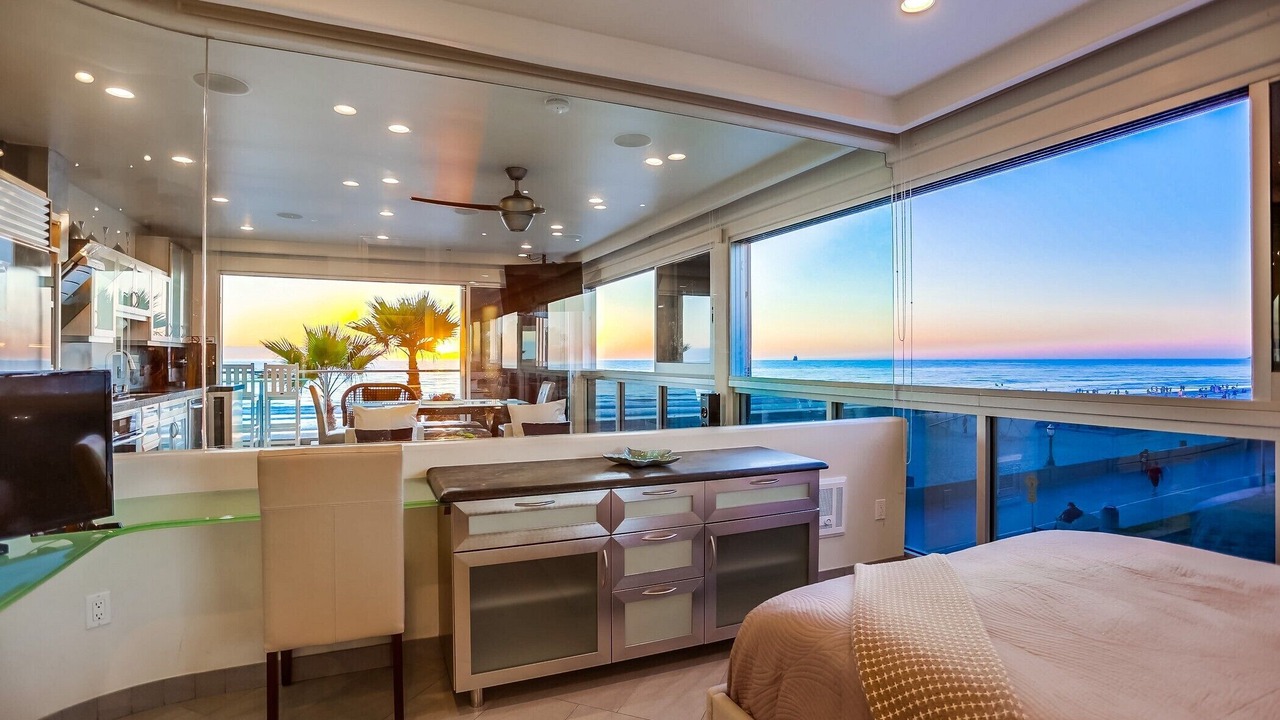 Photo of Bedroom in South Mission Beach