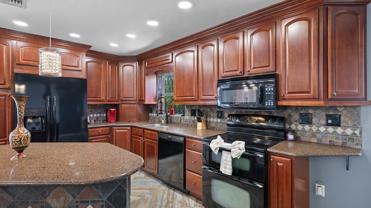 Photo of Others in Eight Lakes