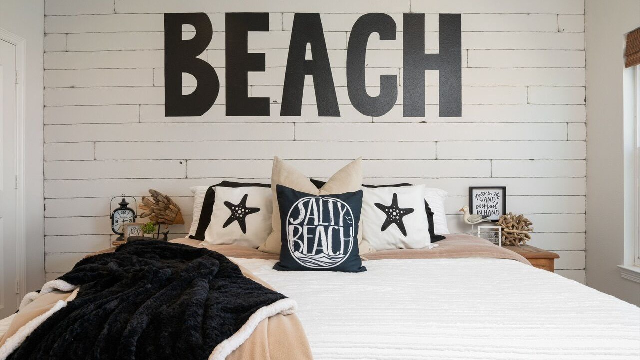Photo of Bedroom in Crystal Beach
