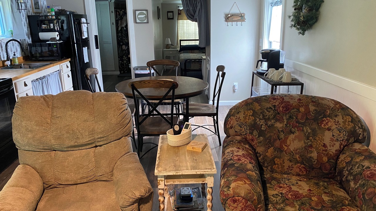 Photo of Livingroom in Rogersville