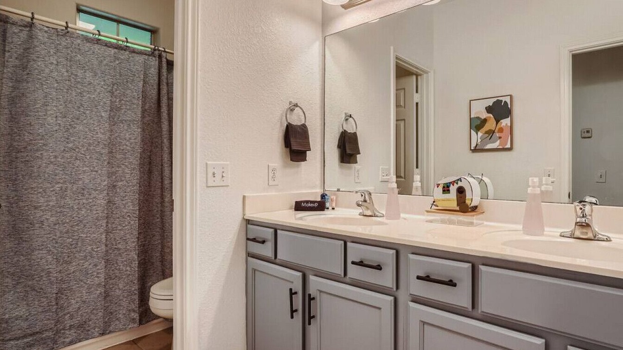 Photo of Bathroom in North Loop