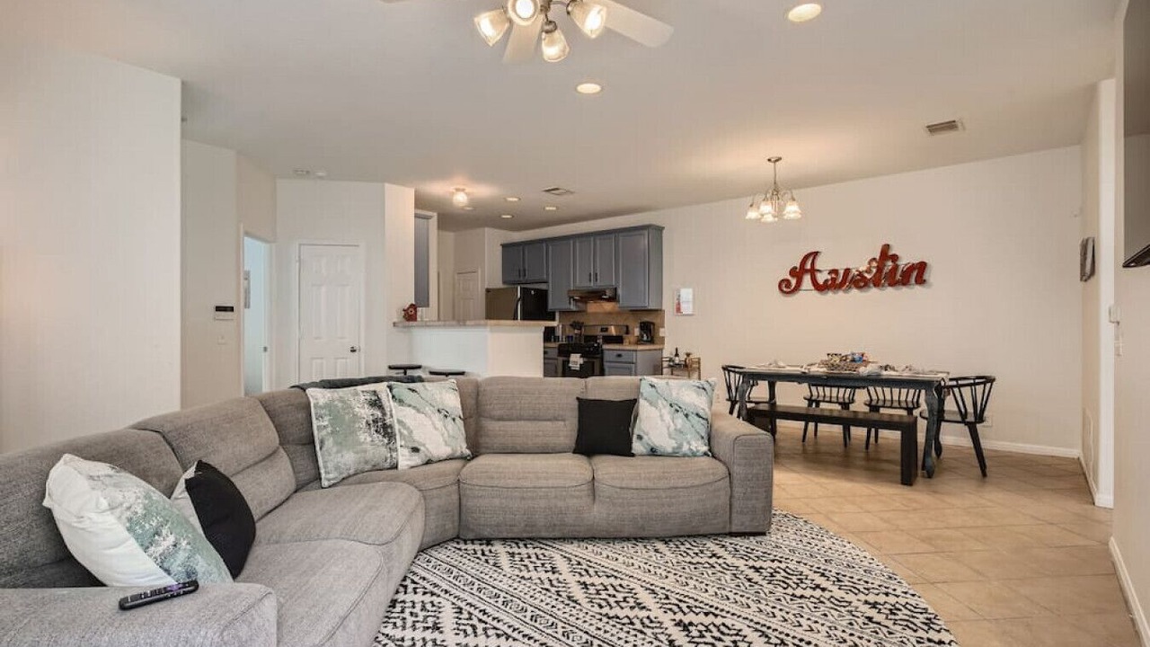 Photo of Livingroom in North Loop